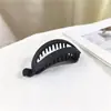 Presilha de Cabelo Estilo Coreano 2021 Novo Modelo Presilha de Garra para a Parte de Trás da Cabeça, Prendedor de Rabo de Cavalo Simples e Versátil, Presilha Torcida com Dentes, Acessório de Cabelo Antiderrapante, Design Geométrico