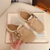Chinelos Birkenstock Retro com Sola Grossa e Aumento Oculto de Altura para Mulheres, Chinelos Fechados para Uso Externo, Estilo Novo Outono 2026