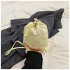 Bolso Cubo de Moda Estilo Coreano con Cordón y Remaches Tela de Nylon Nuevo para Mujer Versátil Ligero Bolso Cruzado para Teléfono