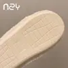 Zapatillas de Algodón Nuan Zhi Yuan Estilo Nuevo Mujer 2026 Otoño/Invierno Calientes para el Hogar Interior Antideslizantes Suela Suave Zapatillas de Felpa