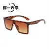 Gafas de sol de una pieza con tachuelas de marco grande transfronterizas 2026 Moda Estilo Europeo y Americano Gafas de sol de alta gama
