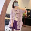 Ootd Conjunto Retro Chinês da Moda Novo para Mulheres Conjunto Completo com Fechos de Sapo Usando Shorts Camisa Rosa Nova de Proteção Solar