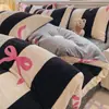 Conjunto de cama de quatro peças genuíno, espesso e confortável para o inverno, apresentando um esquema de cores cremoso e tecido macio de veludo de bebê; também disponível como um conjunto de três peças em fleece de coral