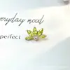 Pendientes de Titanio F-136 Aleación de Titanio Circonia Flor de Loto G23 Titanio Rosca Interna Circonia Labret Piercing Joyería Cabeza