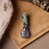 Pingente Pequeno Tecido à Mão Estilo Xizang com Osso de Boi, Borla, Chaveiro de Fio Vermelho e Pequeno Pingente para Bolsas