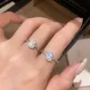 Anillo de Calabaza Pequeña Super Brillante de Zircón, Sencillo y Moderno, Versátil, Anillo de Estilo de Nicho de Gama Alta, Nuevo Exquisito Accesorio de Mano 2026