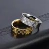 Anel Quadrado de Aço Titânio com Zircônia Quadrada Estilo Neutro para Homens e Mulheres Nicho Comutador Joia 18K Personalidade Usar Joias Combinando
