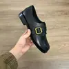 Versión de piel de vaca estilo británico zapatos pequeños de cuero para mujer zapatos de pezuña de cerdo con punta dividida hebilla de cuero mocasines sin cordones tacón grueso zapatos versátiles de un solo color