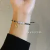 Cristal de Fresa Marca de la Fortuna Cuerda Tejida Pulsera DIY Estilo Ins para Mujer Sentido de Diseño de Nicho Cuerda para la Mano de Novia Pieza de Mano Dulce de la Fortuna