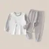 Conjunto de dos piezas de otoño para niños, de manga larga y pierna larga, transpirable y cómodo, disponible en tallas grandes, un atuendo de dos piezas para bebés