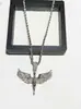 Colgante de Ángel Diosa de Alas Extendidas de Diamantes Completos Transfronterizo Pluma Tridimensional Ángel Caído Cadena para Clavícula Masculina de Moda Rap Hip-hop