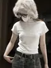 Nova Camiseta Casual Simples de Meia Gola Manga Curta Estilo Coreano Outono Silhueta Emagrecedora Look Confortável Amiga da Pele Top para Mulheres