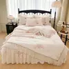 Conjunto de quatro peças de colcha de verão estilo francês de algodão, saia de cama, colcha de verão fresca de renda estilo princesa em puro algodão, roupa de cama de colcha para ar condicionado para o verão