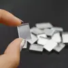 Fabricantes de accesorios cosméticos suministran directamente especificaciones completas placa de aluminio placa de acero inoxidable 18x 13mm placa cuadrada para sub-empaque de sombra de ojos