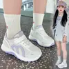 Zapatos deportivos de verano para niños, zapatos blancos de malla transpirable, zapatos casuales versátiles para niñas, zapatos de correr antideslizantes para niños mayores