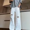 Jeans Rasgados Blancos con Graffiti para Hombre, Pantalones Estilo Americano Cleanfit de Primavera y Otoño, Pierna Recta High Street, Pierna Curva, Ligeramente Acampanados