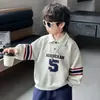 Jaqueta Polo Estampada Masculina para Primavera e Outono Estilo Coreano Infantil Estilosa Tendência Legal Casual Top para Crianças Pequenas e Médias Moletom
