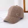 Gorra de Béisbol con Logo Metálico Nueva 2024 Casual Versátil Unisex Gorra de Pico Gorra de Borde Curvo para Pareja En Stock Venta al por Mayor
