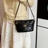 Nova Bolsa de Ombro Único para o Trabalho 2 Exquisite Diagonal Acolchoada Feminina A026 Simples Moda Outono Jovem Transversal Pequena Quadrada
