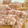 Juego de cuatro piezas estilo crema de terciopelo de leche, funda de edredón de franela coral gruesa de invierno, juego de tres piezas para cama de dormitorio individual
