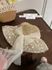 Sombrero de Paja con Flor de Encaje para el Sol de Verano para Mujer con Lazo y Perlas Decorativas en el Ala Sombrero de Sol para Vacaciones en la Playa