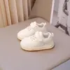Tênis Infantil, Novos Modelos Primavera e Outono, Sapatos Macios para Crianças Pequenas, Tênis Esportivo de Bebê, Sapatos Brancos para Meninas, Tênis da Moda de Cano Baixo