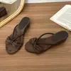 Nuevas Sandalias de Tira Cruzada Verano 2026 con Cuña Retro para Viaje Punta Abierta Chanclas Minimalistas Zapatillas de Suela Gruesa para Mujer