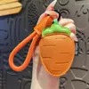 Colgante de Zanahoria de Cuero Vegetal Original Llavero de Pimiento de Dibujos Animados Lindos para Niñas Llavero de Lujo Accesorio para Bolso