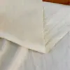 (2358) Tejido de sarga de cupro de imitación 170, con el grosor adecuado, de tacto suave y flexible, ofreciendo una textura de alta gama.