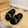 Elegantes y versátiles pantuflas peludas para mujer, perfectas para usar en exteriores, nueva colección otoño/invierno 2026, suela gruesa, que aumentan la altura, pantuflas de felpa estilo coreano para el hogar, de moda