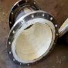 Los fabricantes suministran codos resistentes al desgaste con revestimiento cerámico, codos compuestos, codos de aleación de aluminio, estampado de tubos de soldadura sin costura.
