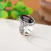 Yilu Plata S925 Plata de Ley Huevo de Pimienta Roja Superficie Ovalada Murciélago Estilo Europeo y Americano Moda Atmósfera Sentido del Diseño Anillo de Dedo de Plata Anillo