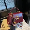 Bolso Cuadrado Pequeño Portátil Vintage para Mujer Otoño e Invierno 2024 Nueva Moda Coreana Bolso Kelly Bolso Cruzado Multifuncional