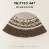 Gorro de Pescador Tejido Estilo Fair Isle para Mujer en Otoño e Invierno Gorro de Lana Retro que Muestra la Cara Pequeño A prueba de Viento Cálido Protección para los Oídos Gorro Cubeta