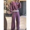 Traje de alta gama de estilo coreano para mujer, nuevo conjunto de dos piezas informal de moda con pantalones deportivos de cuello redondo gruesos y forrados de polar para invierno.