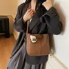 Bolso Cubo Retro de Gama Alta para Mujer, Nuevo Bolso Versátil de Gran Capacidad para el Día a Día, Bolso Cruzado de Hombro de Cuero Suave de Nicho