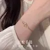 Pulsera de Doble Capa Estilo Bosque Serpiente Pequeña Espiritual para Mujer, Estilo Japonés y K, Lujo Accesible, Nicho, Apilamiento Exquisito, Joyería para Mejor Amiga, Regalo para Novia