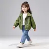 Chaqueta Abrigo de Cuero para Niños 2026 Primavera Otoño Estilo Coreano Casual para Niños Pequeños y Medianos Chaqueta de Cuero Oso Pequeño Top 26150
