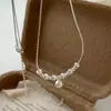 Colar com Pingente Redondo de Prata Escovada Simples para Mulheres, Alto Padrão, Luxo Leve, Nicho, Exquisito, Elegante Corrente para Clavícula