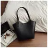 Bolsa Tote Retro Grande Capacidade para o Dia a Dia Nova Moda 2026 Cor Sólida Bolsa de Ombro Único Estilo Relaxado Simples Sob o Braço Bolsa Feminina
