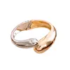 Pulsera Abierta Bicolor con Forma de Gota de Agua y Cruz Brillante Diseño de Pulsera de Personalidad Moda Europea y Americana Joyería de Nicho para Mujeres Venta al por Mayor