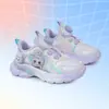 Sapatos Infantis 2026 Nova Coleção Primavera e Outono Sapatos Casuais Esportivos de Couro para Meninas Antiderrapantes Resistentes ao Desgaste Sapatos da Moda com Fivela Rotativa para Meninas