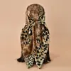 Pañuelo para la cabeza de mujer con estampado de leopardo, Bufanda cuadrada satinada retro versátil de alta gama, Bufanda de seda sintética elegante