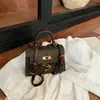 Bolsa pequena requintada e moderna para mulheres, nova moda 2026 bolsa transversal versátil, bolsa de mão popular para outono e inverno, bolsa quadrada pequena