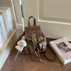 Mochila com Cordão Estilo Retrô 2026 Feminina Estampa de Leopardo Americana Mini Mochila Multicolorida Pingente Fofo Mochila de Estudante
