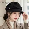 Boina Cor de Café para Mulheres, Novo Estilo Outono/Inverno 2026, Chapéu Versátil Retrô de Couro Que Faz o Rosto Parecer Menor, Chapéu Octogonal Estilo Britânico Newsboy