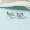 Estilo Hong Kong vintage fideos lisos mariposa hueca sin agujero para la oreja clip para la oreja para mujer temperamento simple pendientes versátiles vibra de hada estilo bosque súper hada