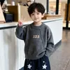 Moletom com Capuz Suéter Espesso Outono e Inverno para Meninos 2026 Novo Estilo Moda Coreana Infantil Malhas Roupas de Inverno para Bebê Menino Peças de Tricô
