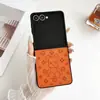 Capa de Celular Fofa de Desenho Animado Urso Violento Adequada para Samsung Zflip5 Dobrável Anime Estiloso Flip6 Moda Estilo Quente