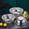 Cesta de acero inoxidable para lavar y escurrir verduras con agujeros finos y anillo colgante para uso doméstico, se puede colgar para enjuagar arroz y filtrar frutas y verduras, disponible para venta al por mayor